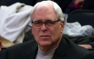 Huyền thoại Phil Jackson chỉ trích LeBron James vì... chơi quá hay