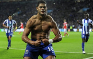 Video: Hulk sút bóng lẫn thủ môn vào lưới