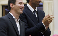 Ảnh chế: Silva chuyển sang chơi bóng rổ, Messi là con người
