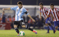 Video: Messi đã làm khổ hàng thủ Paraguay như thế nào?