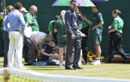 'Ball boy' ngất xỉu dưới cái nắng cháy da ở Wimbledon