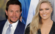 Rời võ đài, Rousey lại sánh bước với Wahlberg trên màn bạc