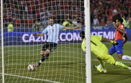 Video: Pha bỏ lỡ ngon ăn của Gonzalo Higuain vs Chile