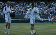 Djokovic trên đà ngược dòng thì trận đấu bị hoãn