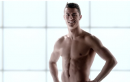 Ronaldo khoe cơ bụng 6 múi trong quảng cáo mới nhất