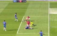 Video: Bàn thắng hài hước của Chicharito vào lưới Chelsea
