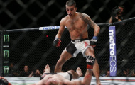 Cú K.O của năm đã xuất hiện tại UFC 189?