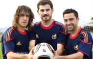 Những người bạn Barcelona động viên Iker Casillas