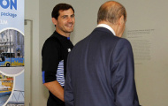 Video: Casillas được chào đón nồng nhiệt tại Porto