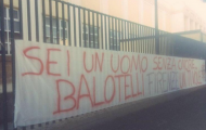 Balotelli bị fan Fiorentina hắt hủi