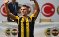 Sợ lỗ nặng, M.U đòi thêm tiền từ Fenerbahce vụ Van Persie