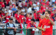 Louis van Gaal trao cơ hội cho Chicharito