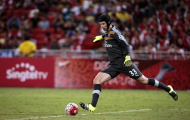 Petr Cech ra mắt ấn tượng, Arsenal có ngay danh hiệu