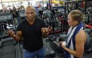 Mike Tyson thấy mình trong hình ảnh Ronda Rousey