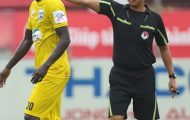 Cầu thủ V-League bị mời khỏi sân vì mặc nội y sai quy định