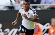 Otamendi chỉ còn cách Old Trafford vài bước chân