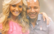 Ring girl ‘mê’ bố con Neymar