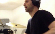 Video: Petr Cech thể hiện tài chơi trống điệu nghệ