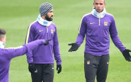 Quà tặng bất ngờ dành cho sao Man City khi tới Việt Nam