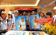 Video: Sao Man City xúc động khi làm sinh nhật tại Việt Nam