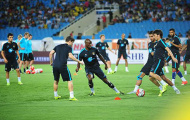 Video: Sterling 'quậy' banh khung thành tại Mỹ Đình