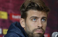 Pique vẫn đau điếng vì Rooney