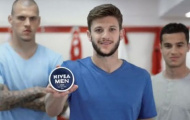 Sterling bị 'xóa' khỏi mẫu quảng cáo mới của Nivea