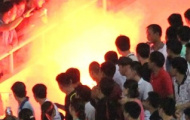 Mỹ Đình xấu xí: Pháo sáng, CĐV bỏ về khi ĐT Việt Nam thua 0-7