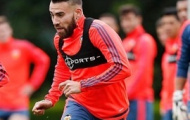 Otamendi lao vào tập luyện hùng hục tại Valencia