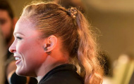 Ronda Rousey cực ngầu khi đối mặt với Bethe Correia