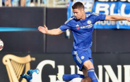 Gary Cahill lo sợ khi kình địch của Chelsea chi tiền rầm rộ