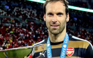 Tiền vệ cánh Petr Cech thành thủ môn nhờ... tai nạn