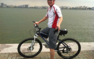 Showbiz với thể thao - Kỳ 26: Trần Lực đạp xe để không... phệ bụng