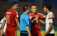 Cả HLV Bình Dương lẫn Đồng Tâm Long An đều 'nản' trọng tài