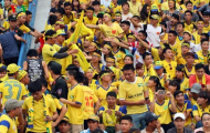 CĐV Sông Lam Nghệ An “thiêu đốt” sân Hàng Đẫy