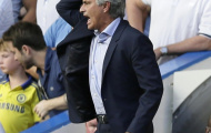 Thôi đừng chỉ trích mà hãy làm mới mình đi, Jose Mourinho!