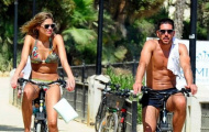 Quen bồ mới 1 năm, HLV Simeone lại sắp có 'nghé'