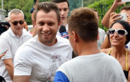 Chùm ảnh: 'Trai hư' Cassano ấm áp trong vòng tay người hâm mộ Sampdoria