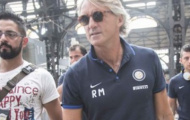 Chùm ảnh: Dàn sao Milan và Inter lên đường dự TIM Cup