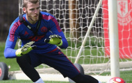 Neville: 'Xử lý kém vụ De Gea, M.U đang phải trả giá'