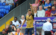Giroud nhận giải Cầu thủ xuất sắc nhất trận của Santi Cazorla