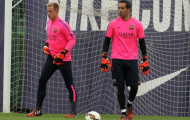 Ter Stegen góp củi cả mùa, đốt trong ba ngày