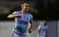 Van Persie “nổ súng tằng tằng” ở CLB mới