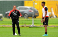 CHÙM ẢNH: Sakho đóng vai thủ môn, Liverpool sẵn sàng đấu Arsenal
