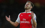 Áo của Ramsey đã rơi vào thế việt vị