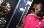 Chùm ảnh: Tân binh Alex Sandro 'choáng' với phòng trưng bày của Juventus