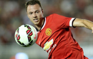 Man United ra giá cho 'hàng thừa' Jonny Evans