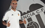 CHÍNH THỨC: Bán Otamendi, Valencia mua liền 2 trung vệ mới