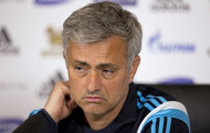 Kỳ lạ vận đen chữ P đeo 'ám' Mourinho