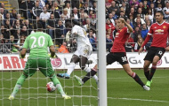 HLV Van Gaal đổ lỗi thiếu may mắn sau thất bại trước Swansea